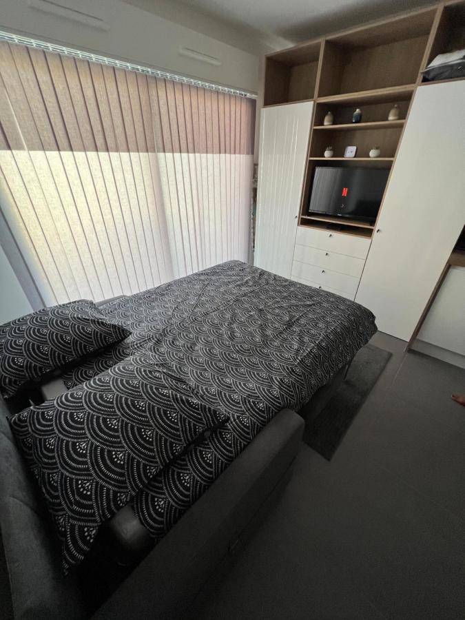 Appartement Tout Equipe Centre Ville Menton Exterior photo