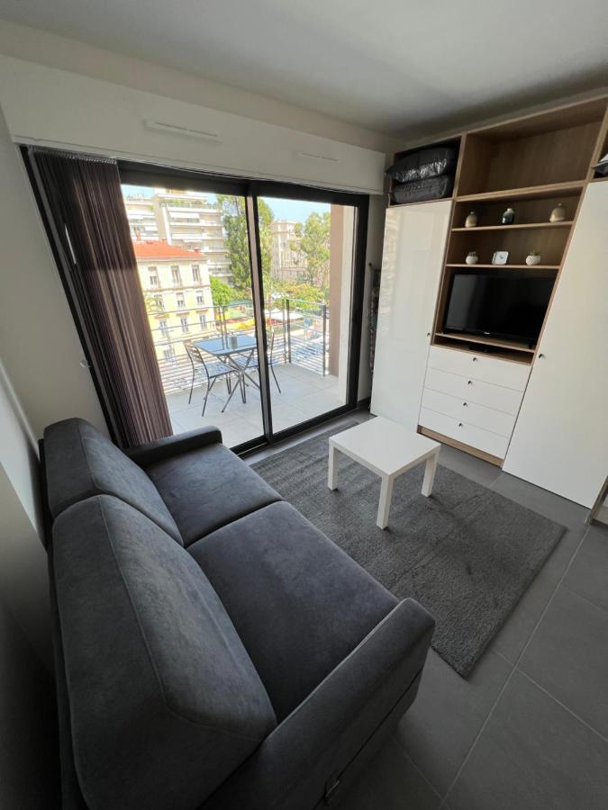 Appartement Tout Equipe Centre Ville Menton Exterior photo