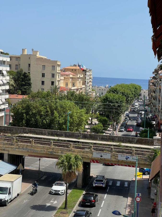 Appartement Tout Equipe Centre Ville Menton Exterior photo